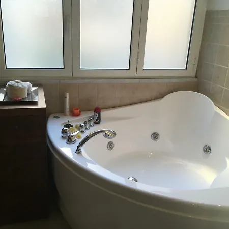 Romamore Luxury 公寓 *
